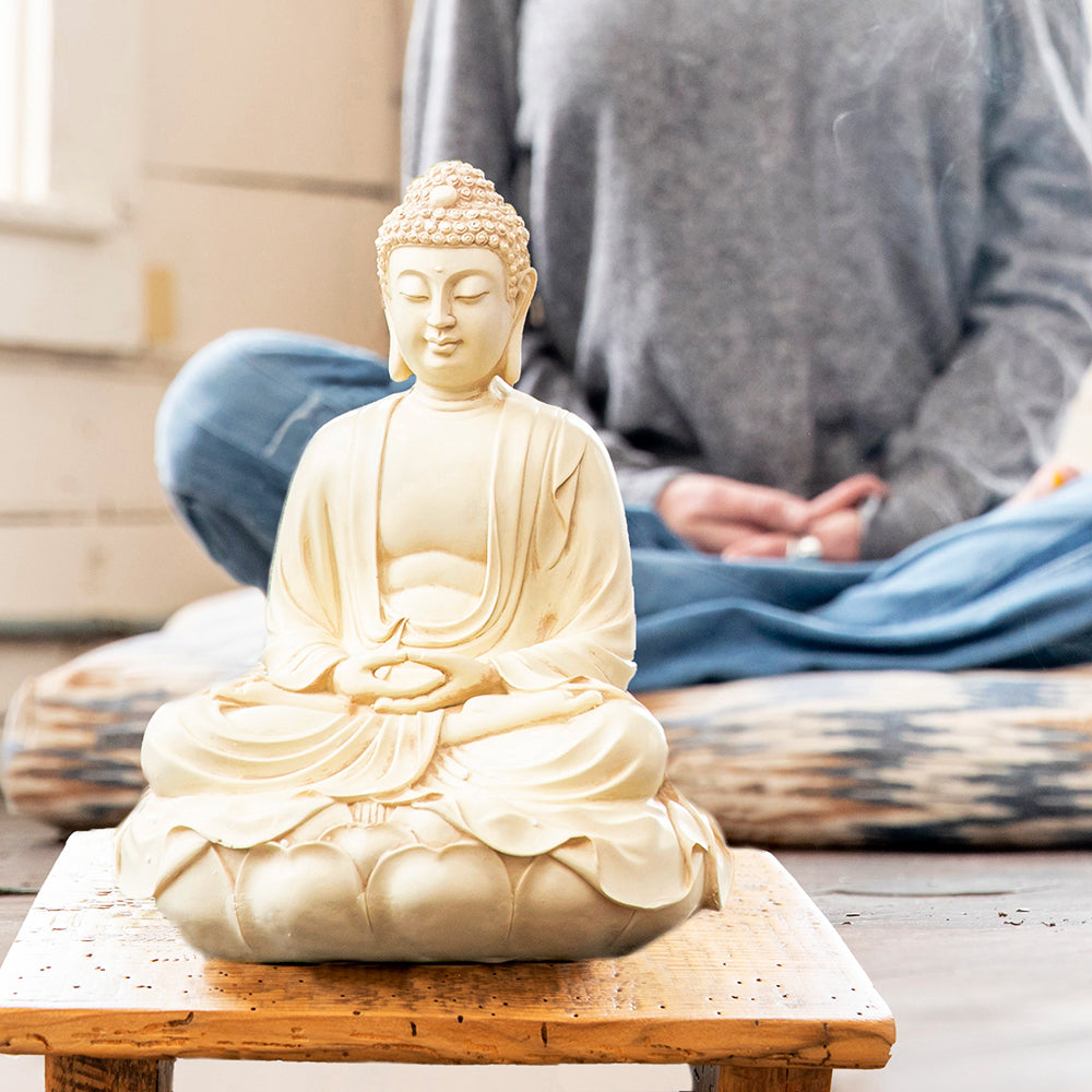 Estatua de Buda en el Trono de Loto